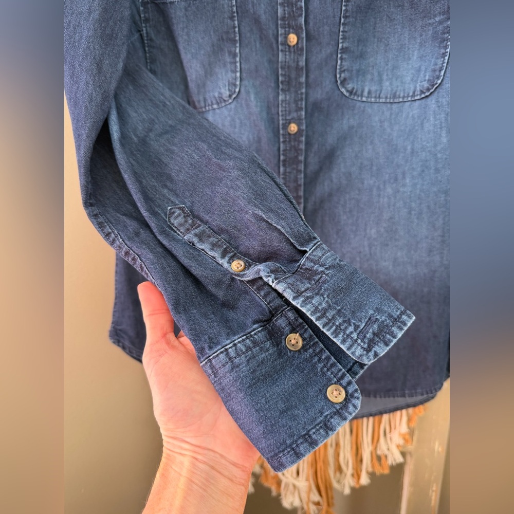 Denim chambray button up top size medium - Picture 4 of 4